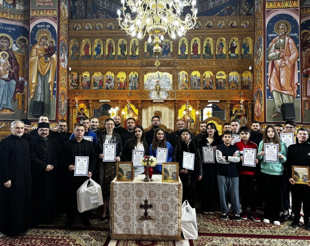 Peste 900 de tineri misionari premiați de protoierii din Eparhia Târgoviștei 328235