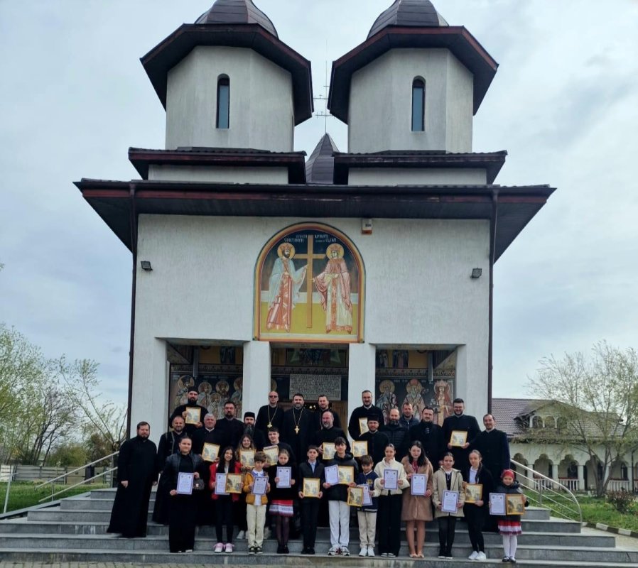 Peste 900 de tineri misionari premiați de protoierii din Eparhia Târgoviștei 328238