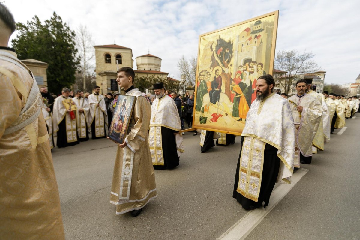 „Pelerinajul stâlpărilor” la Iași 328461