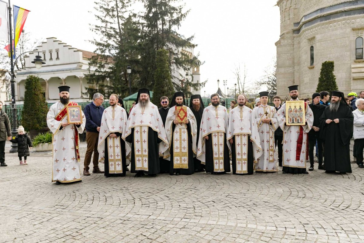 „Pelerinajul stâlpărilor” la Iași 328463