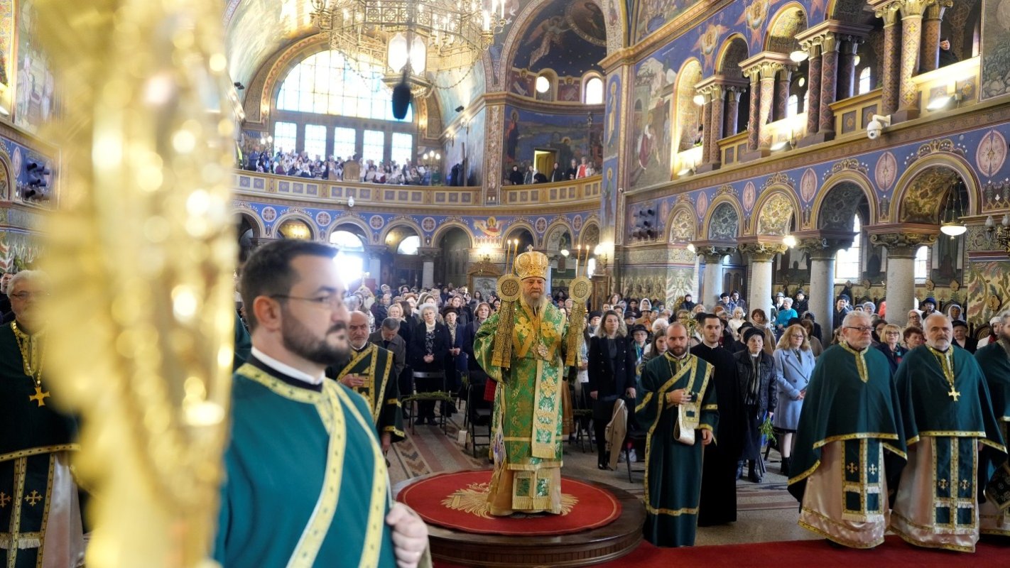 Binecuvântarea Floriilor pentru credincioşii din Sibiu 328621