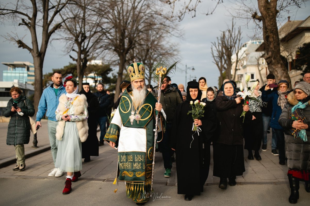 Pelerinajul de Florii și slujiri arhierești în Mitropolia Munteniei și Dobrogei 328693