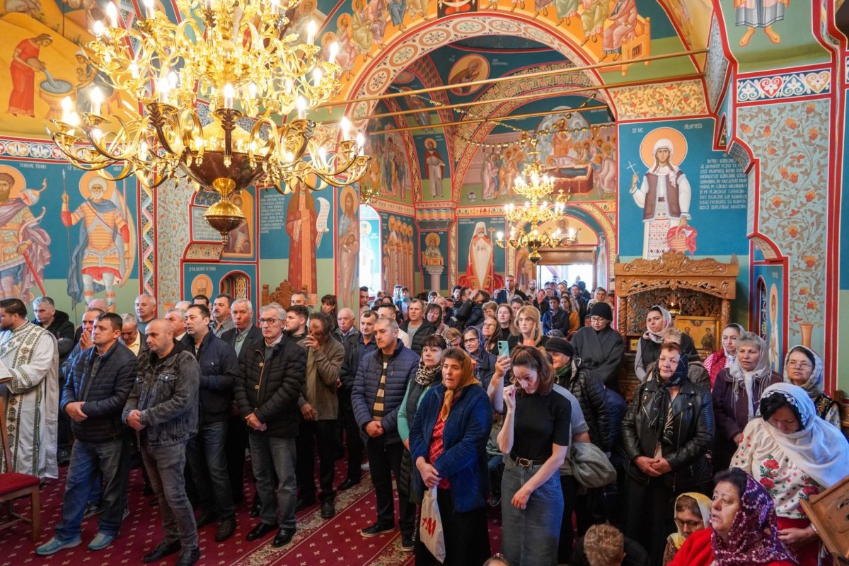 Pelerinajul de Florii și slujiri arhierești în Mitropolia Munteniei și Dobrogei 328696