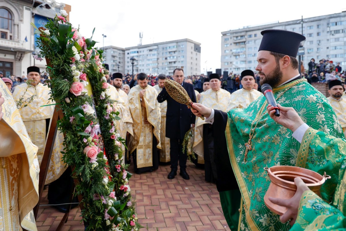 Pelerinajul de Florii și slujiri arhierești în Mitropolia Munteniei și Dobrogei 328698