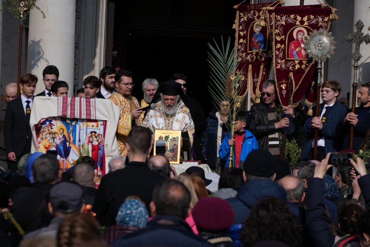 Pelerinajul de Florii și slujiri arhierești în Mitropolia Munteniei și Dobrogei 328699