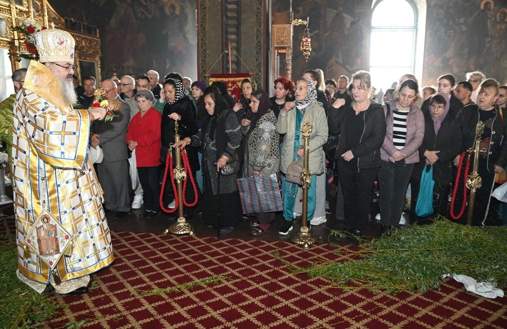 Pelerinajul de Florii și slujiri arhierești în Mitropolia Munteniei și Dobrogei 328701