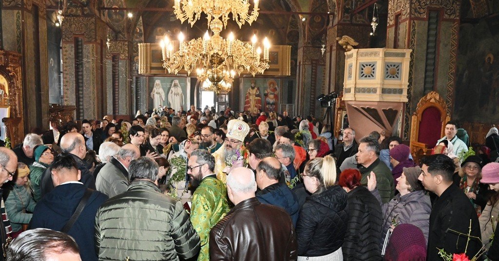 Pelerinajul de Florii și slujiri arhierești în Mitropolia Munteniei și Dobrogei 328702