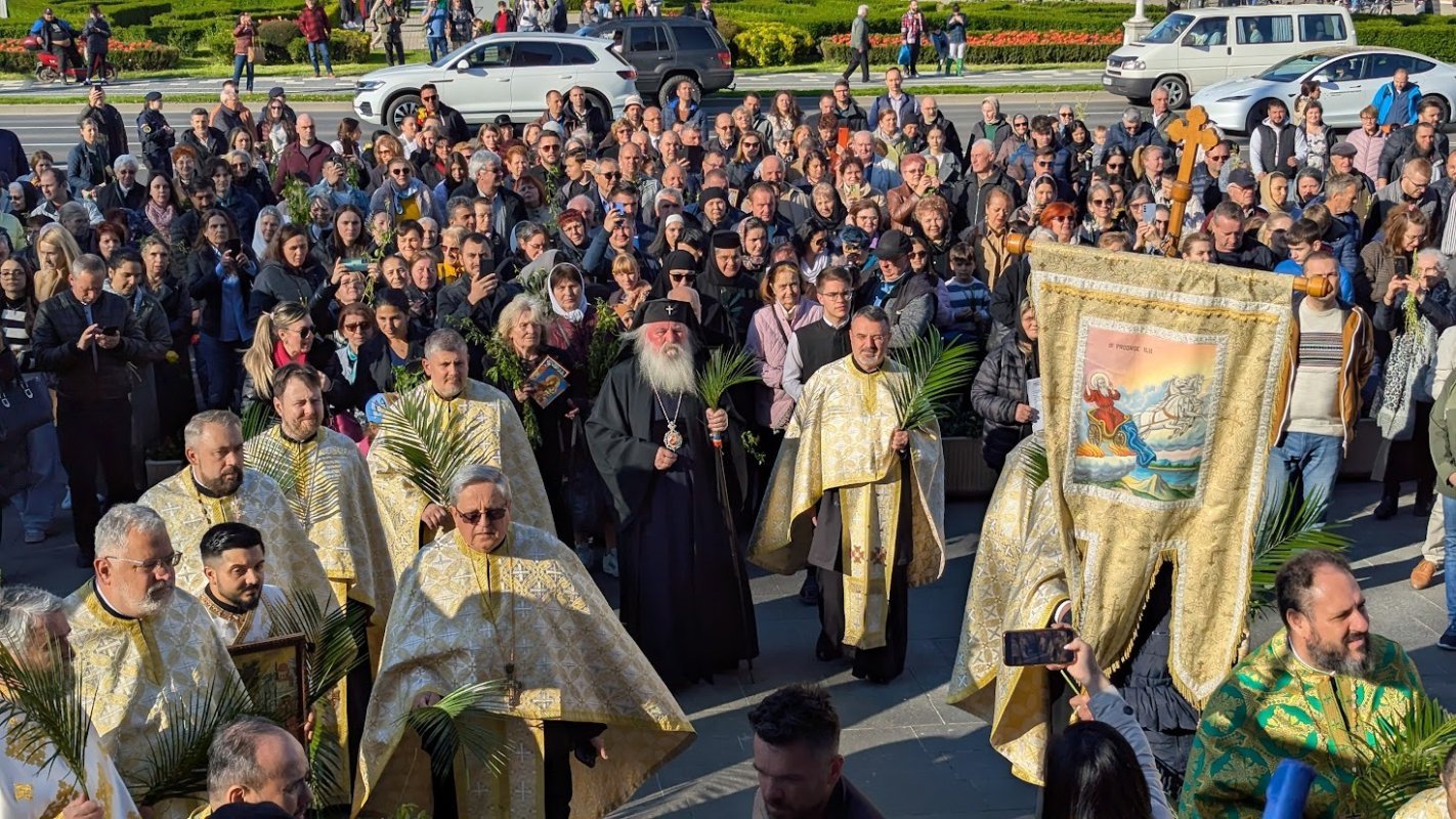 Sărbătoare luminoasă la Catedrala Mitropolitană din Timișoara 328628
