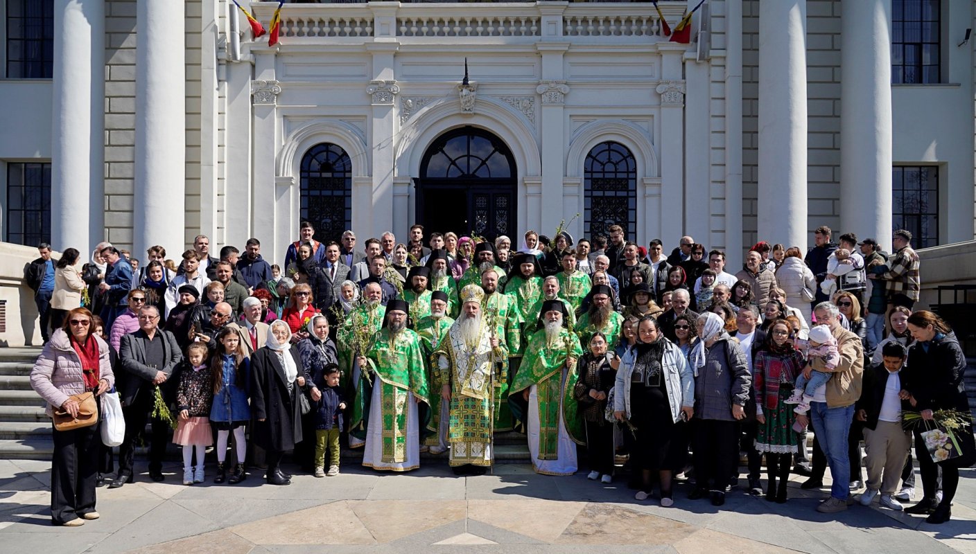 Sărbătoarea Floriilor la Iași 328640