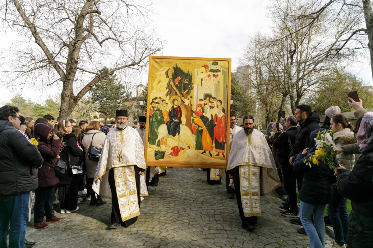 Sărbătoarea Floriilor la Iași 328641