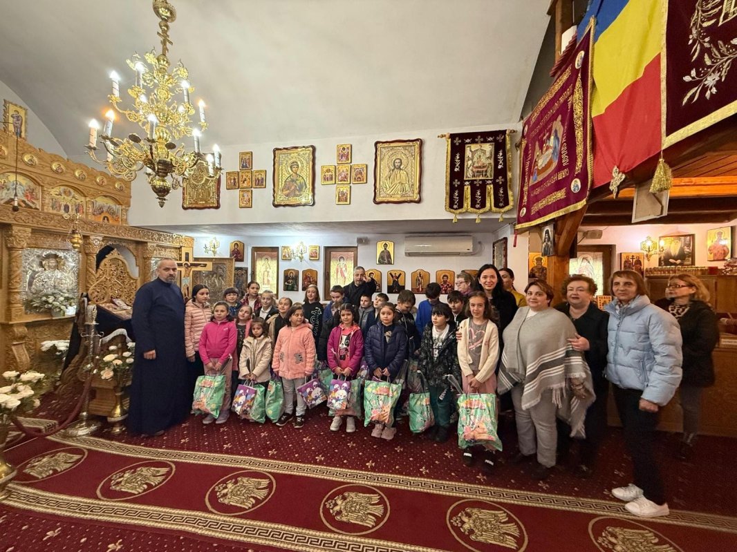 Daruri pentru copiii Centrului „Eu și prietenii mei” 328833