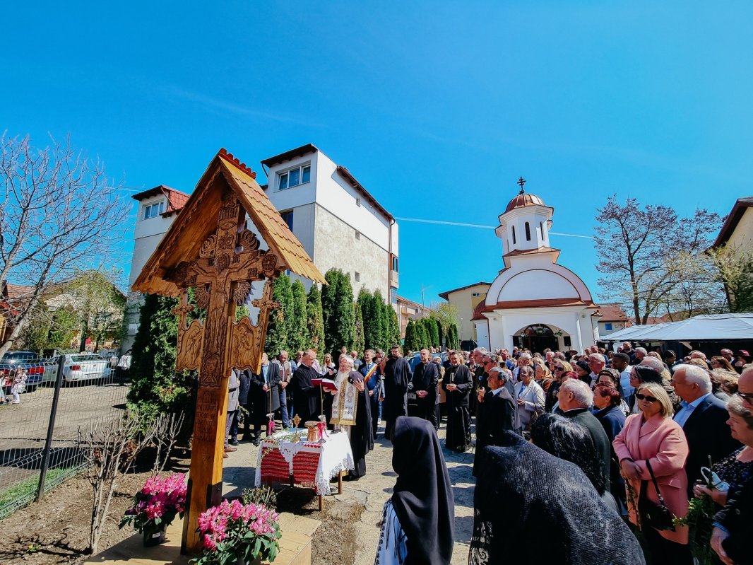 Hramul Bisericii „Intrarea Domnului în Ierusalim” din Florești  328758