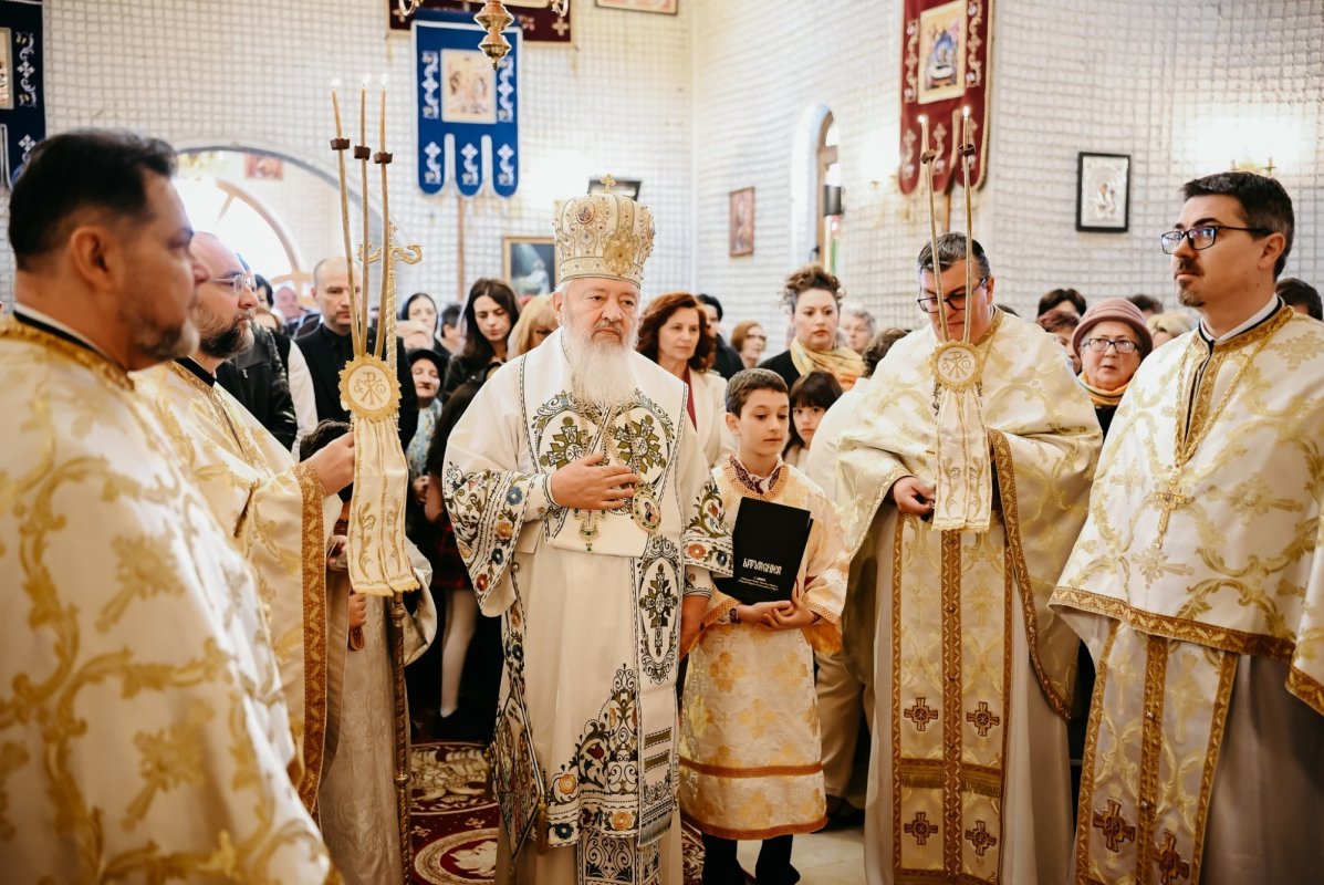 Hramul Bisericii „Intrarea Domnului în Ierusalim” din Florești  328759