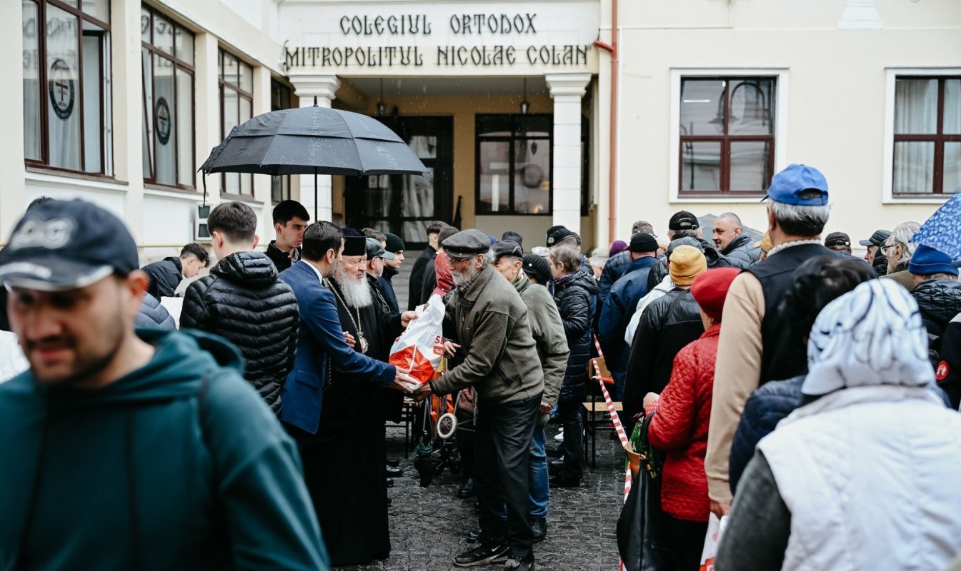 Pachete cu alimente oferite persoanelor nevoiașe din județul Cluj 328878
