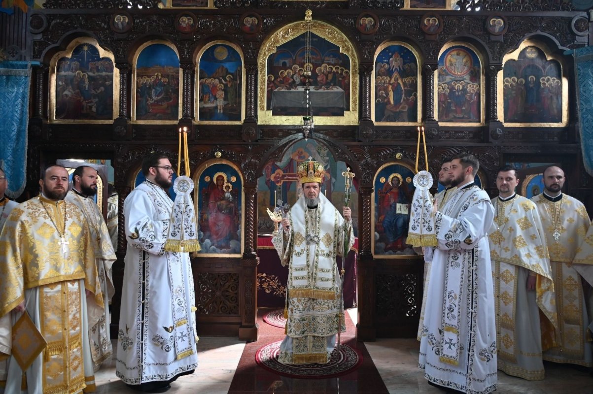 Slujiri arhiereşti în Episcopia Oradiei 328880