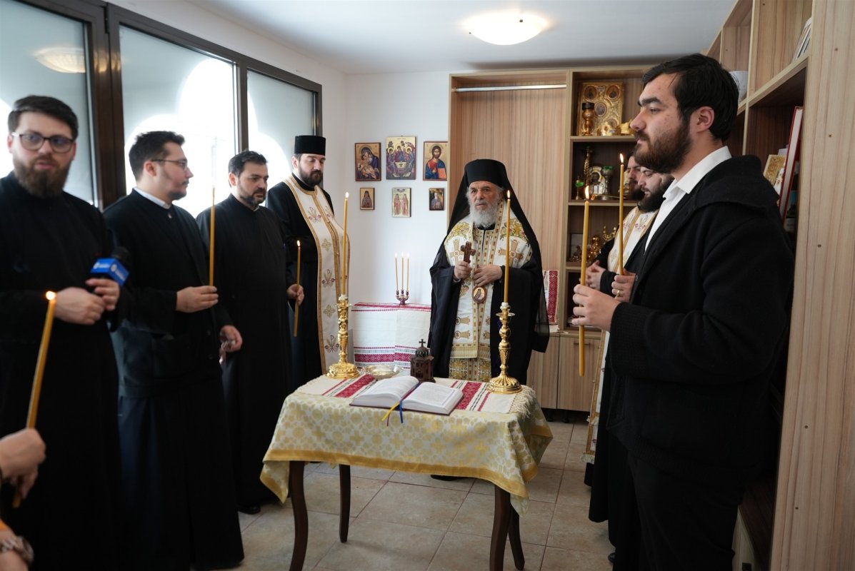 Înnoirea pangarului Catedralei Arhiepiscopale din Galați 329006