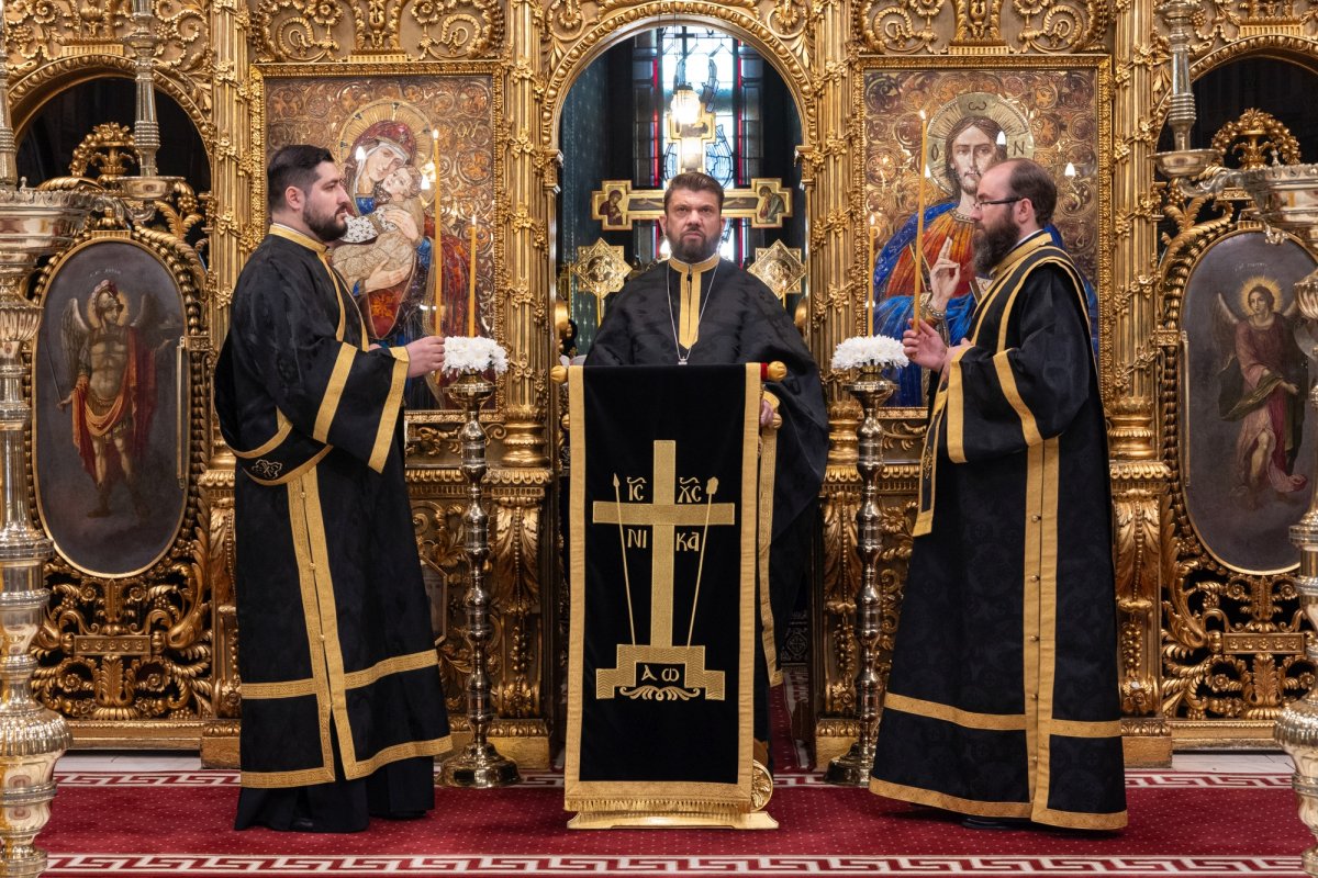 Slăvirea îndelung‑răbdării lui Dumnezeu la Denia celor 12 Evanghelii 329138