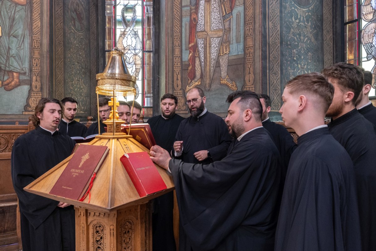 Slăvirea îndelung‑răbdării lui Dumnezeu la Denia celor 12 Evanghelii 329139