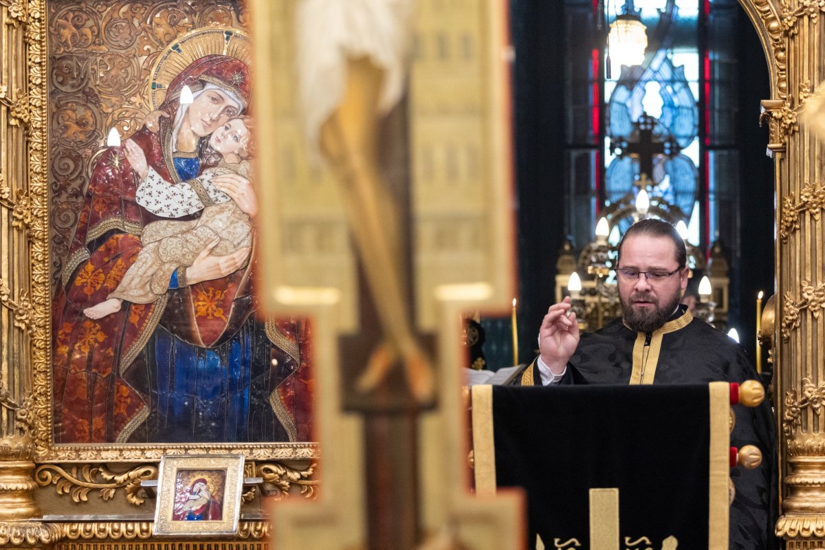 Slăvirea îndelung‑răbdării lui Dumnezeu la Denia celor 12 Evanghelii 329151