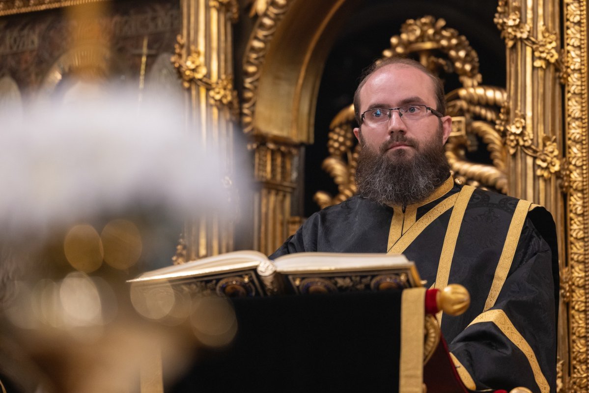 Slăvirea îndelung‑răbdării lui Dumnezeu la Denia celor 12 Evanghelii 329155