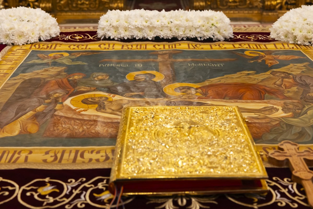 La Catedrala Patriarhală a fost așezat spre închinare Sfântul Epitaf 329190