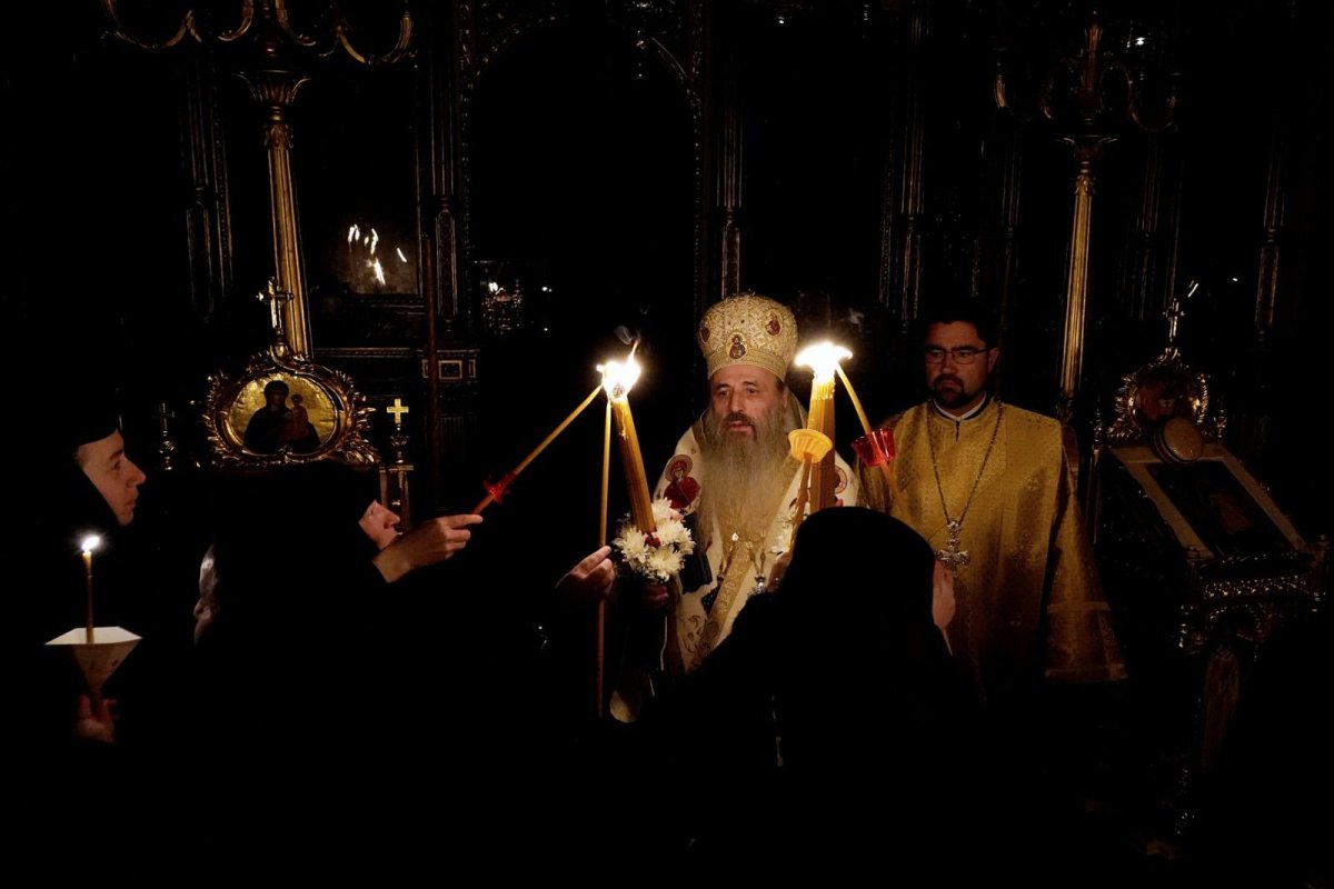 Mii de ieșeni au cântat într-un singur glas „Hristos a înviat!” 329266