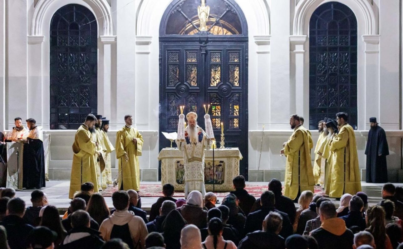 Mii de ieșeni au cântat într-un singur glas „Hristos a înviat!” 329568