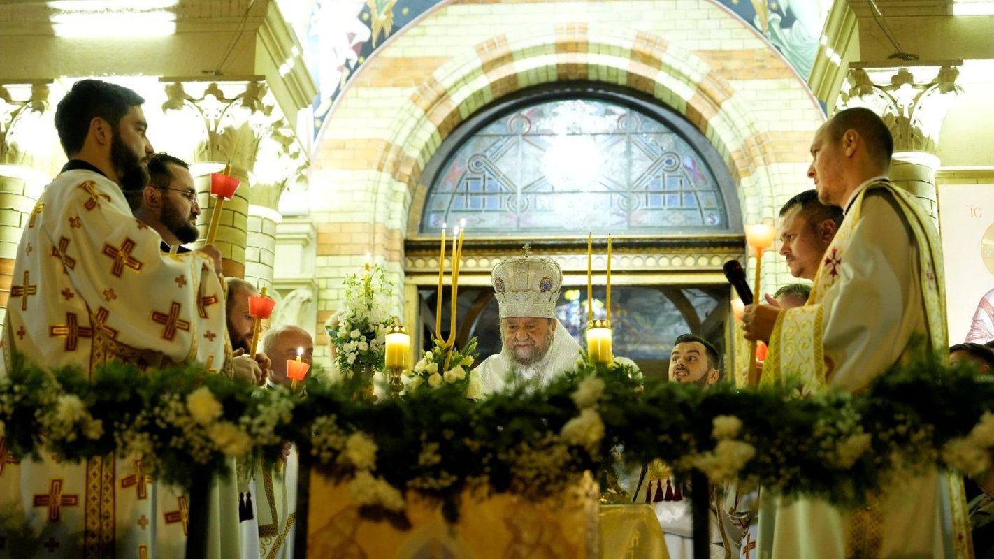 Mulţimi de credincioşi au primit Sfânta Lumină la Sibiu 329336