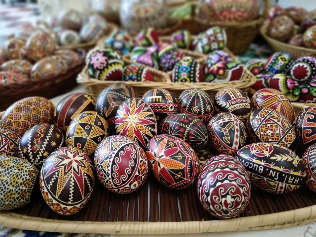 Ouăle încondeiate în duhul simplității de (la) bunici şi străbunici 328275