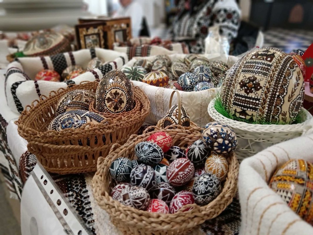 Ouăle încondeiate în duhul simplității de (la) bunici şi străbunici 328288