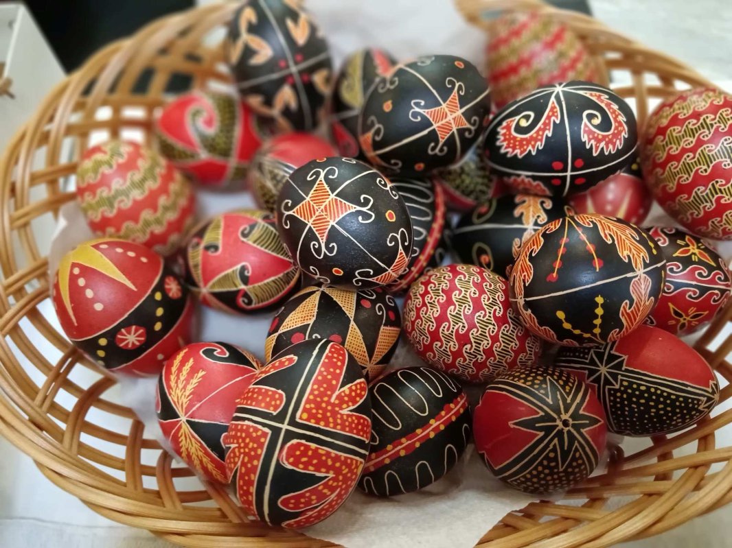 Ouăle încondeiate în duhul simplității de (la) bunici şi străbunici 328296