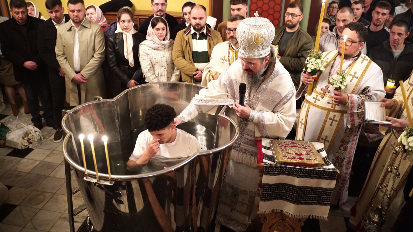 Episcopul Europei de Nord a botezat patru tineri în Danemarca 329487