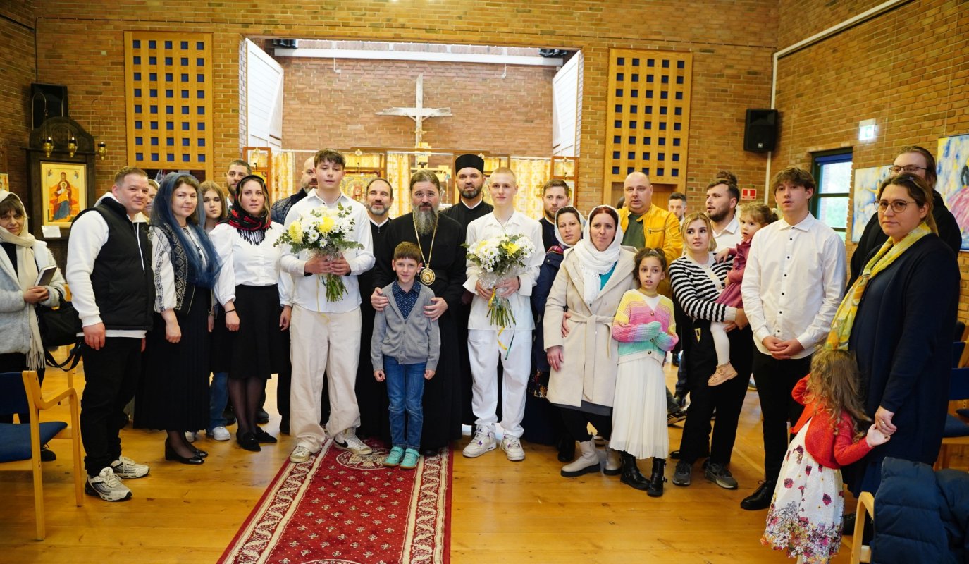 Episcopul Europei de Nord a botezat patru tineri în Danemarca 329488