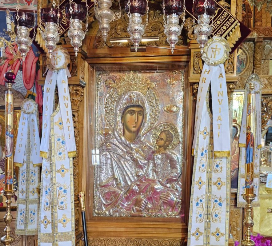 Icoană din Bucovina purtată în procesiune în Bărăgan 329509