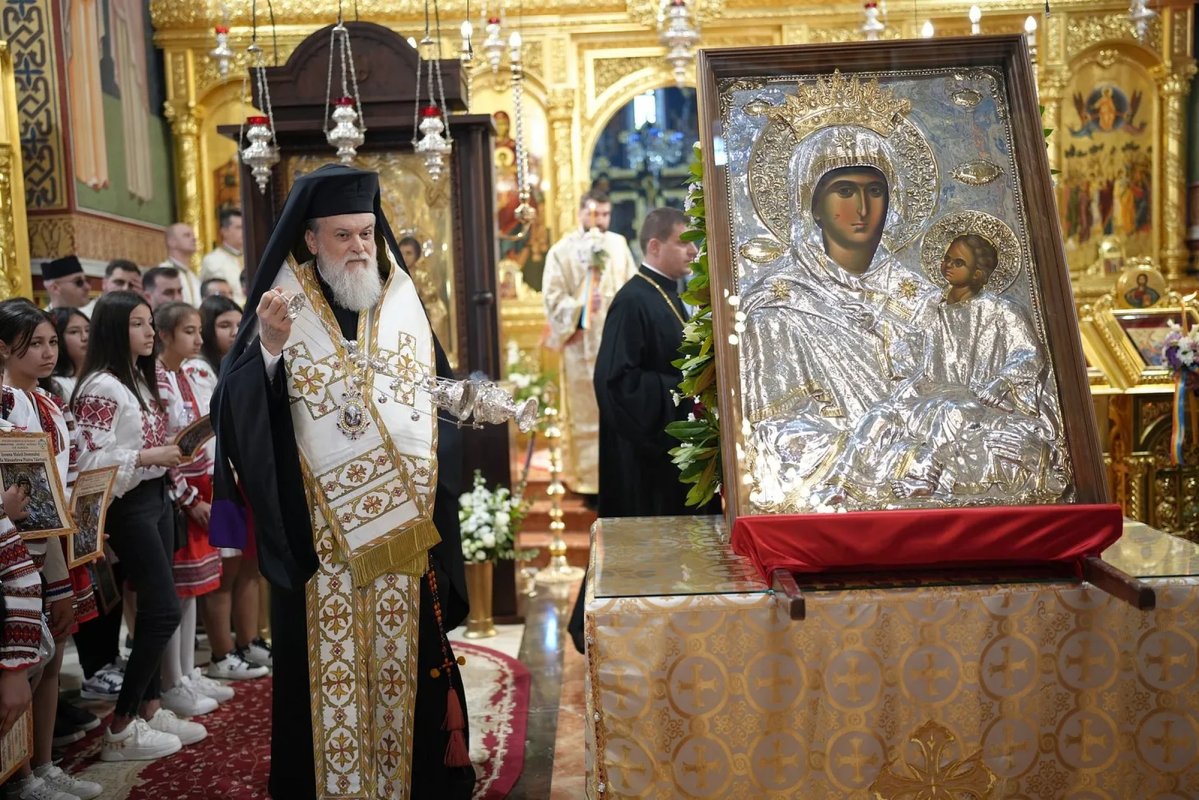 Icoană din Bucovina purtată în procesiune în Bărăgan 329638