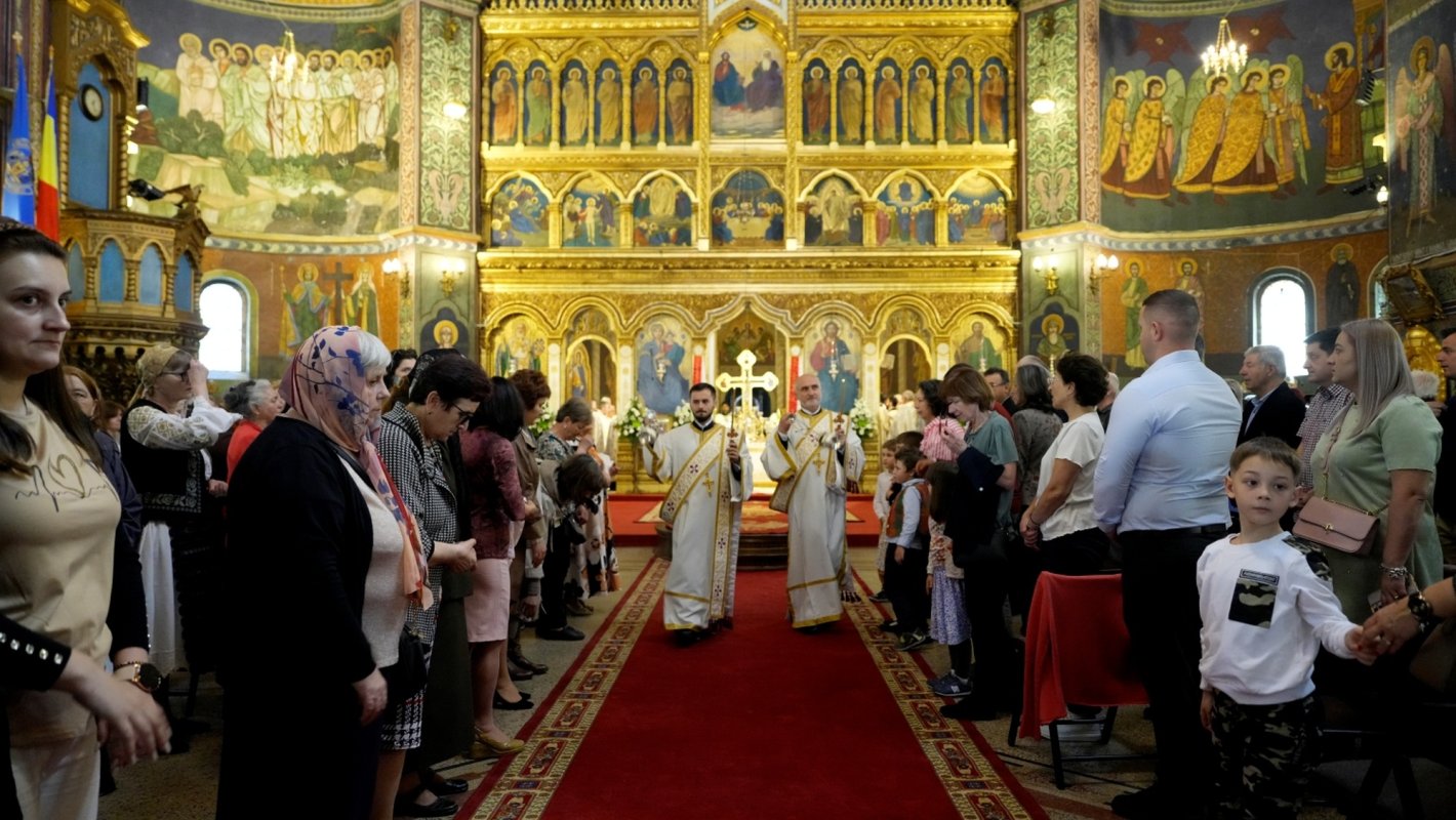 Procesiune în cetatea Sibiului în Duminica Paştilor 329501