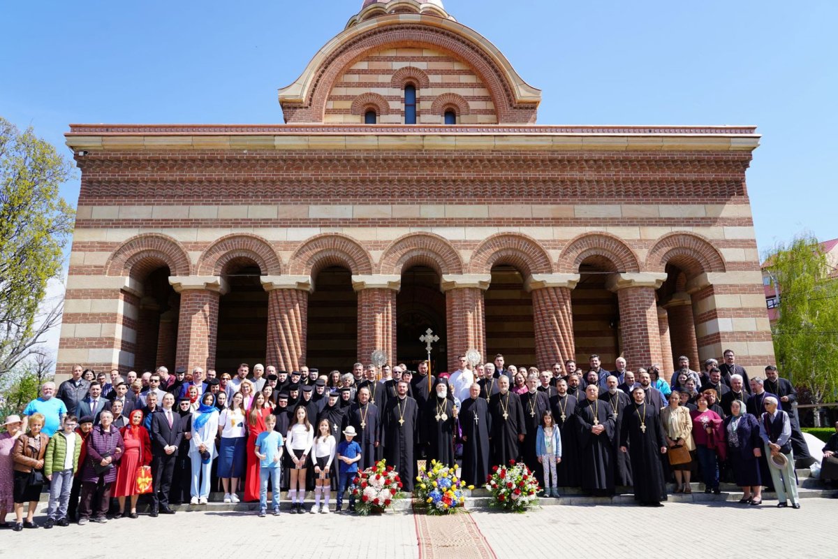 Slujire misionară la Catedrala Arhiepiscopală din Târgoviște 329499