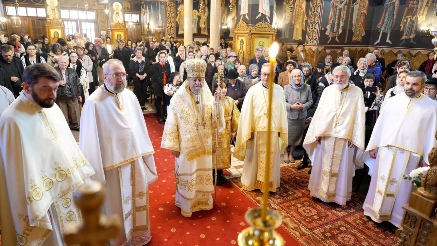 Liturghie arhierească la Sibiu în a treia zi de Paşti 329592