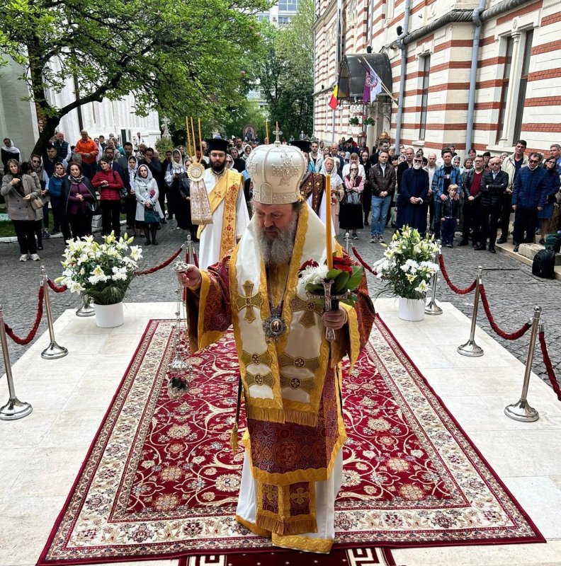 Mucenicul purtător de biruință, cinstit în Capitală 329619