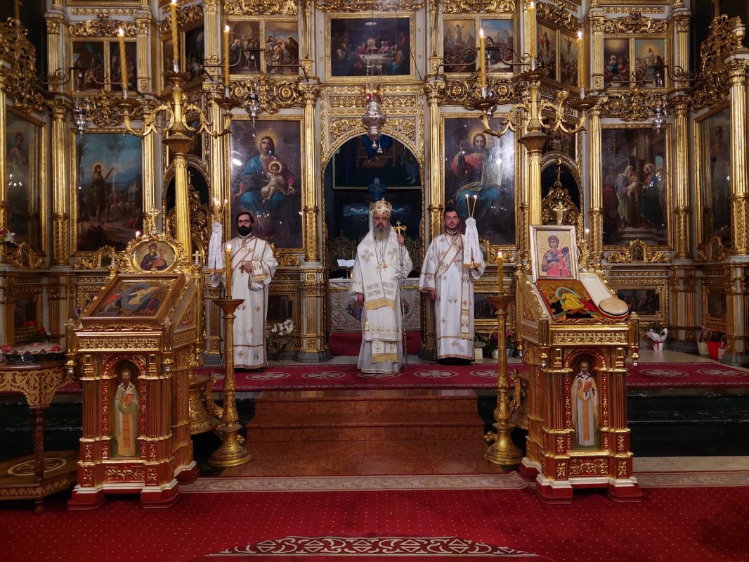 Zi de hram la Catedrala Mitropolitană din Iași 329599