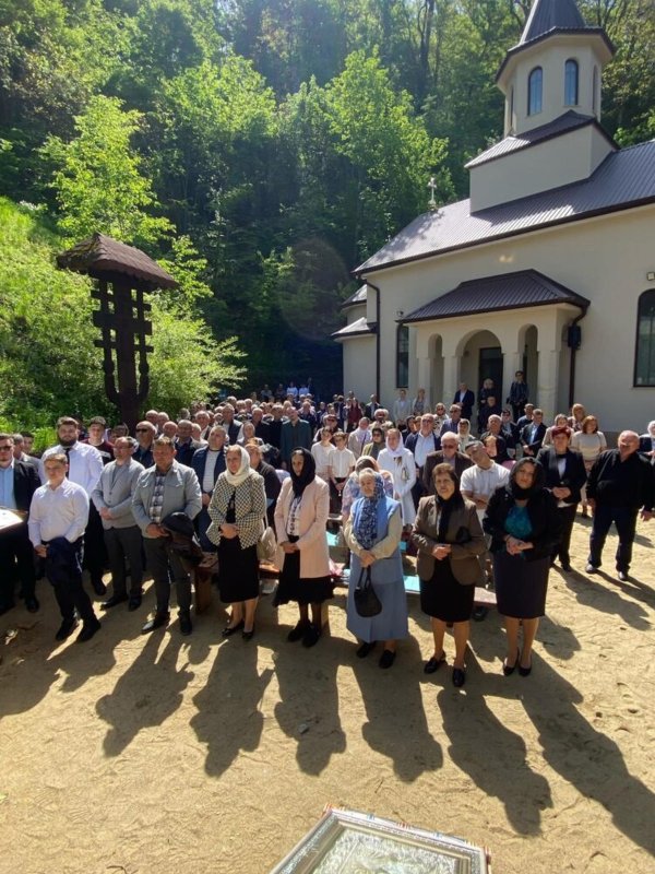 Cinstirea Sfântului Gheorghe la mănăstirea arădeană Feredeu 329669