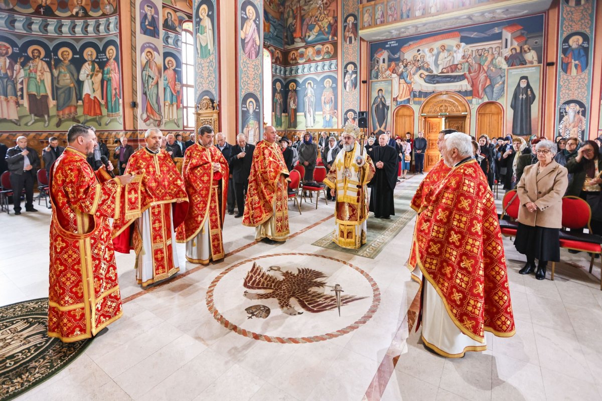 Cinstirea sfântului ocrotitor al orașului Nehoiu 329695