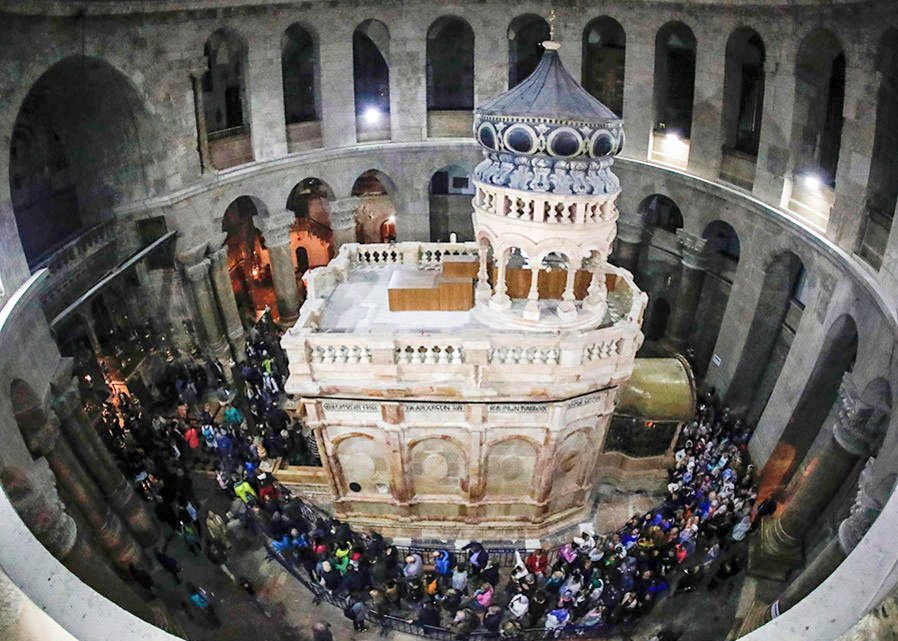 O întâlnire de neuitat sub cupola rotondei Sfântului Mormânt 329767