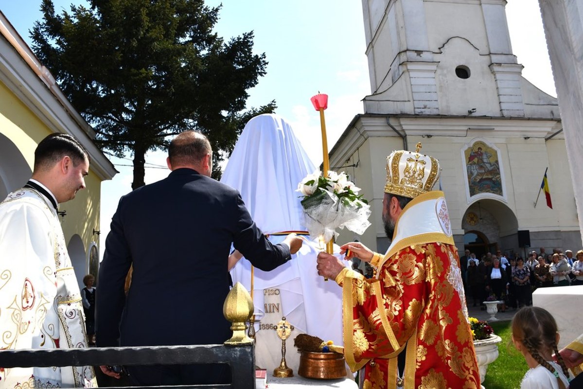 Sărbătoare la Catedrala istorică din Caransebeș 329687