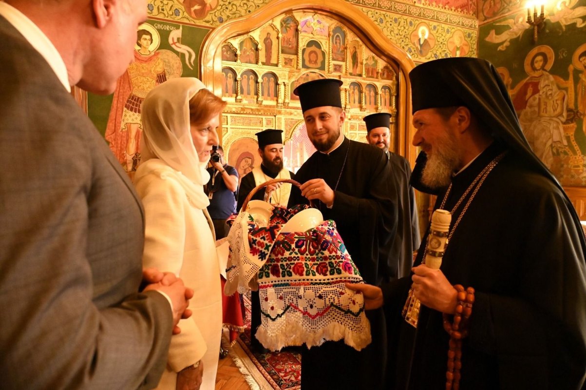 Vizita Familiei Regale a României la Episcopia Oradiei 329660