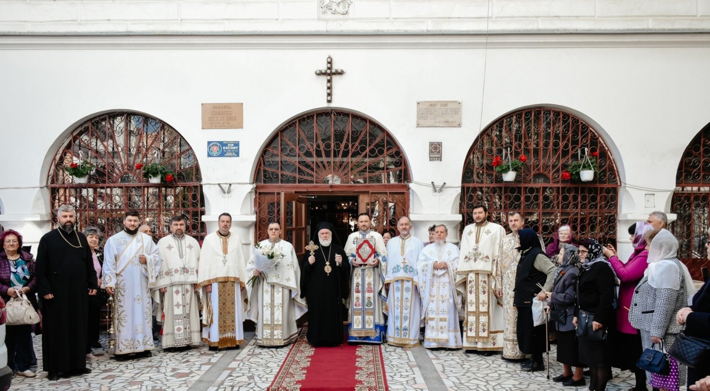 Zi de lumină și har la hramul Parohiei „Sfântul Gheorghe” din Tulcea 329700