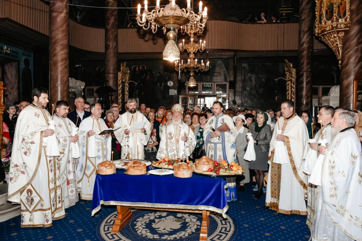 Zi de lumină și har la hramul Parohiei „Sfântul Gheorghe” din Tulcea 329701