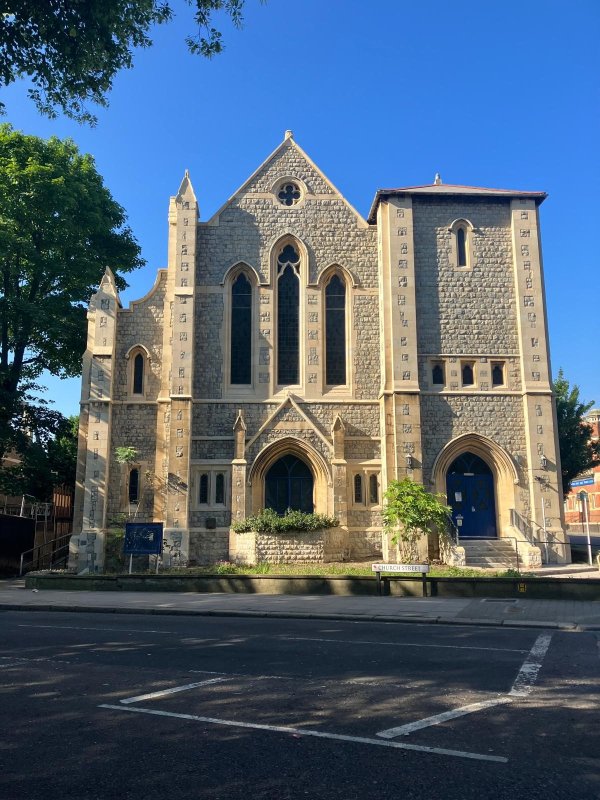 O Biserică dincolo de granițe: sufletul românesc în Regatul Unit 329878