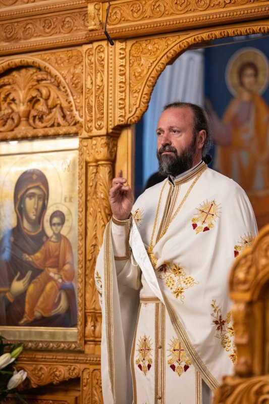 „A atins trupul lui Hristos și L-a mărturisit pe Biruitorul morții” 329934