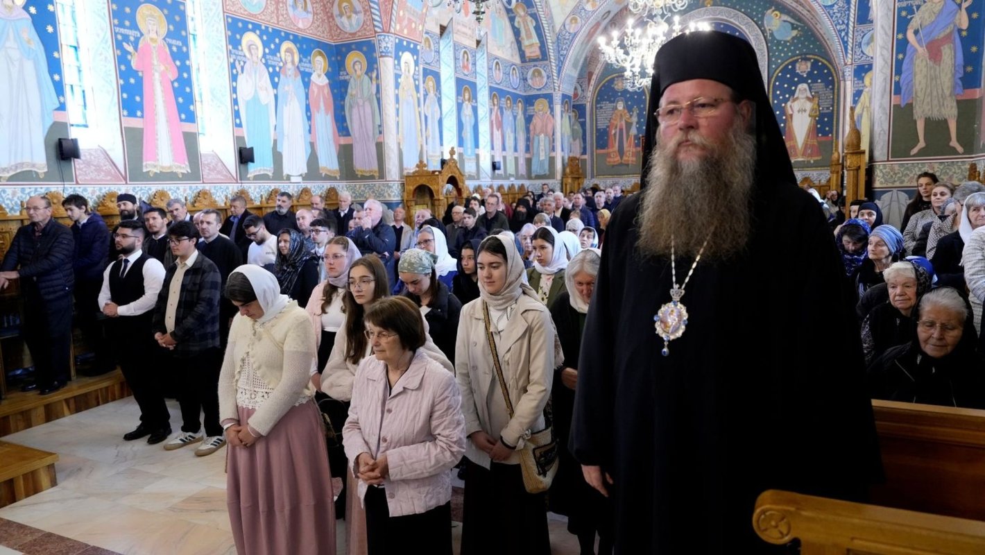 Deshumarea moaştelor Sfântului Cuvios Serafim cel Răbdător 329893